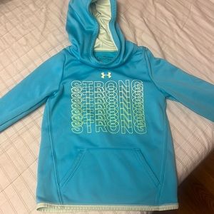 YXS Girls under armour sweaty shirt